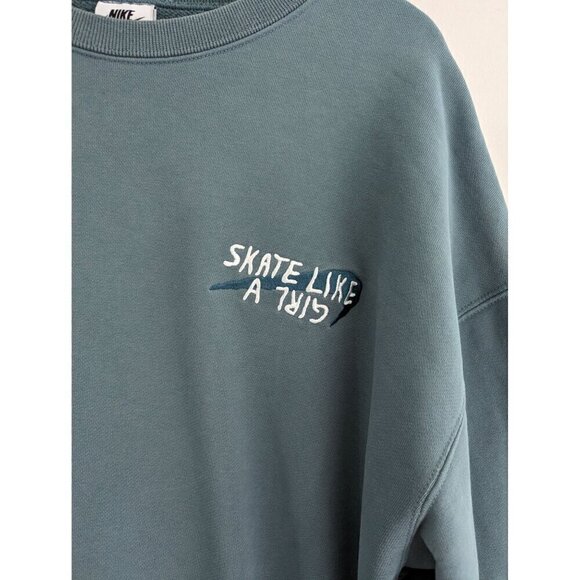 Nike SB Skate Like A Girl Crew Neck Heavyweight Sweatshirt Size M - Picture 3 of 8